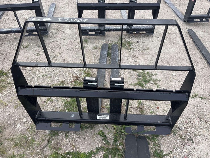 2025-48in.-forks-and-frame-skid-steer-attachment-image-2