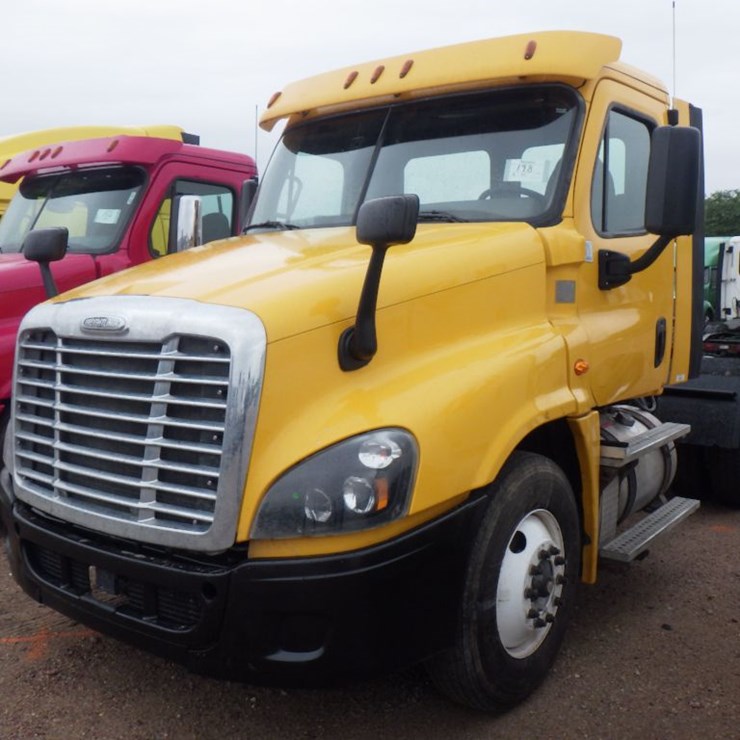 2018 FREIGHTLINER CASCADIA 125