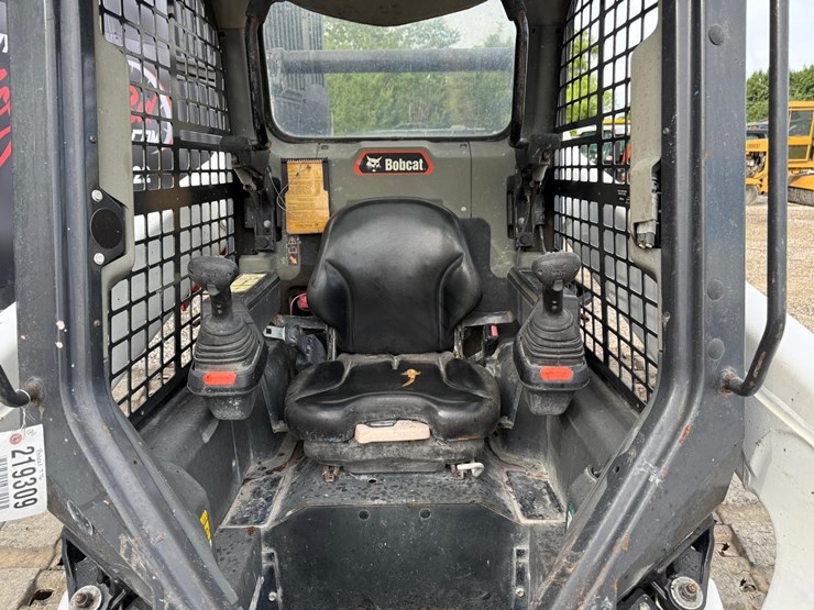 2020-bobcat-t76-image-12