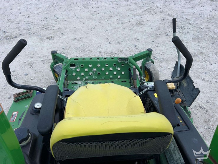 2015-john-deere-950m-72in-zero-turn-mower-image-13