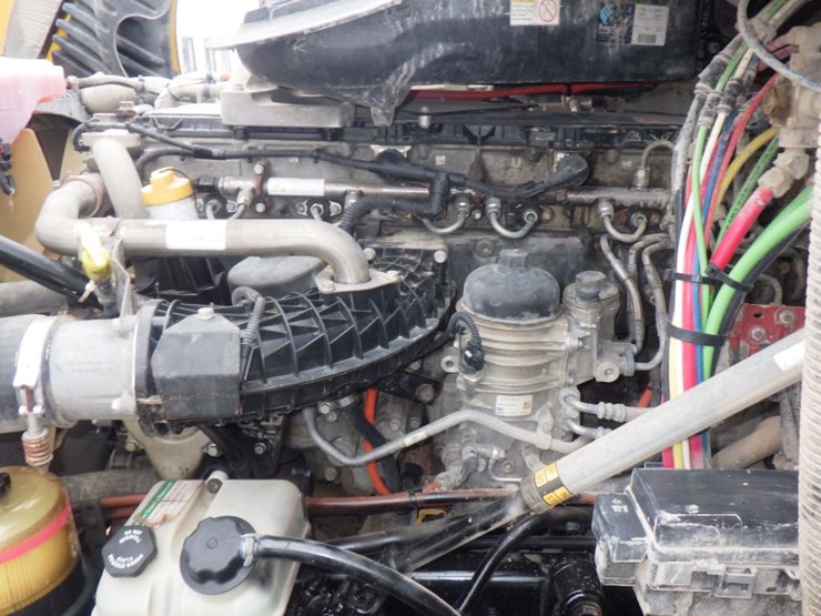 2018-freightliner-cascadia-125-image-19