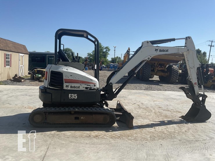 2012-bobcat-e35-image-5