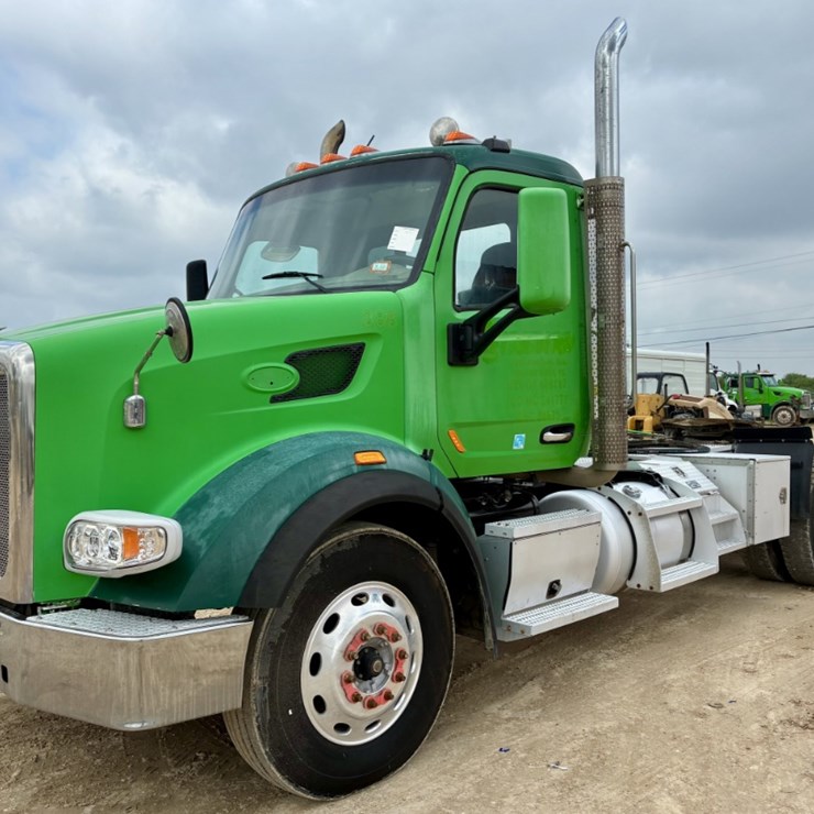 2014 PETERBILT 567