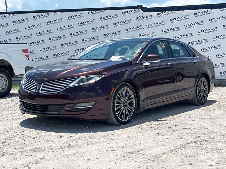2013-lincoln-mkz-sedan-image-1