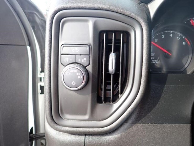 2022-chevrolet-silverado-1500-image-14
