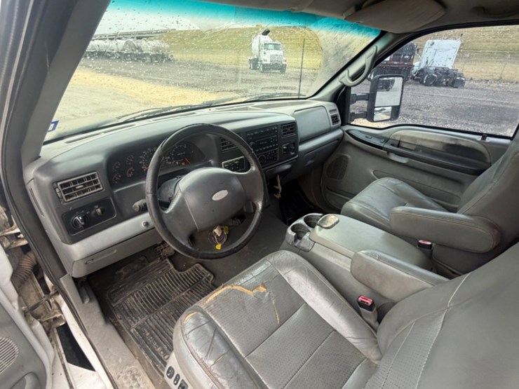 2005-ford-f650-image-10