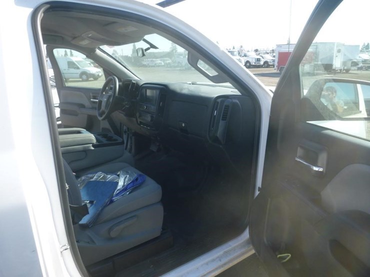 2018-chevrolet-1500-image-6