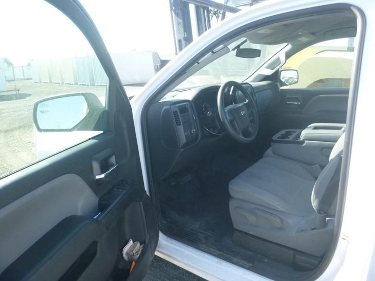 2018-chevrolet-1500-image-5