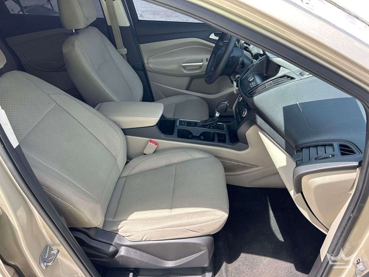 2017-ford-escape-image-19