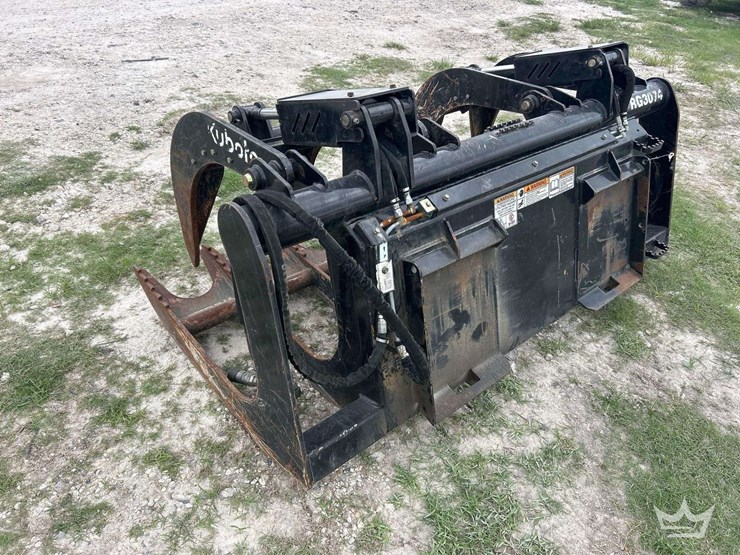 2022-kubota-74in-dual-cylinder-hydraulic-grapple-skid-steer-attachment-image-4