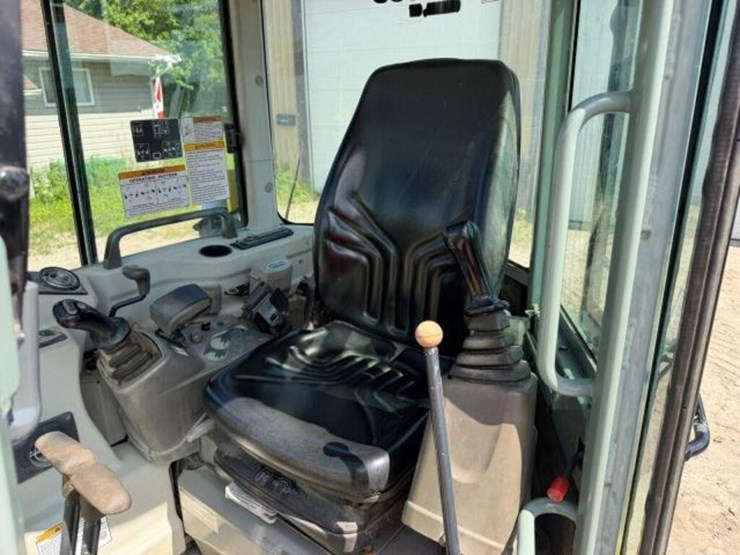 2008-yanmar-vio35-5b-image-7