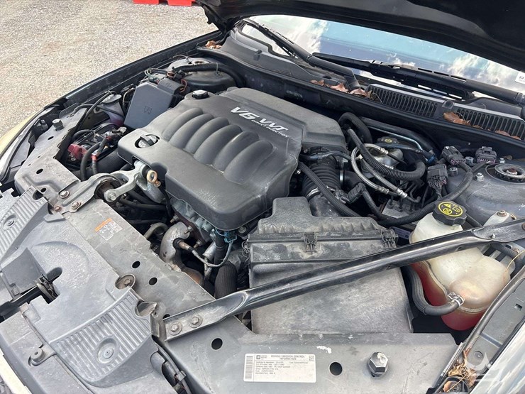 2014-chevrolet-impala-sedan-image-8