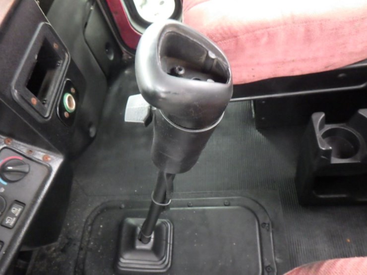2000-peterbilt-378-image-17