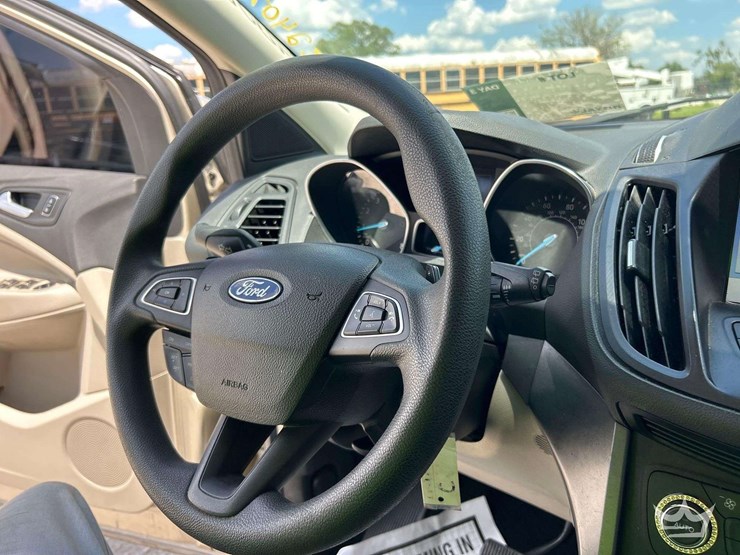 2017-ford-escape-image-13