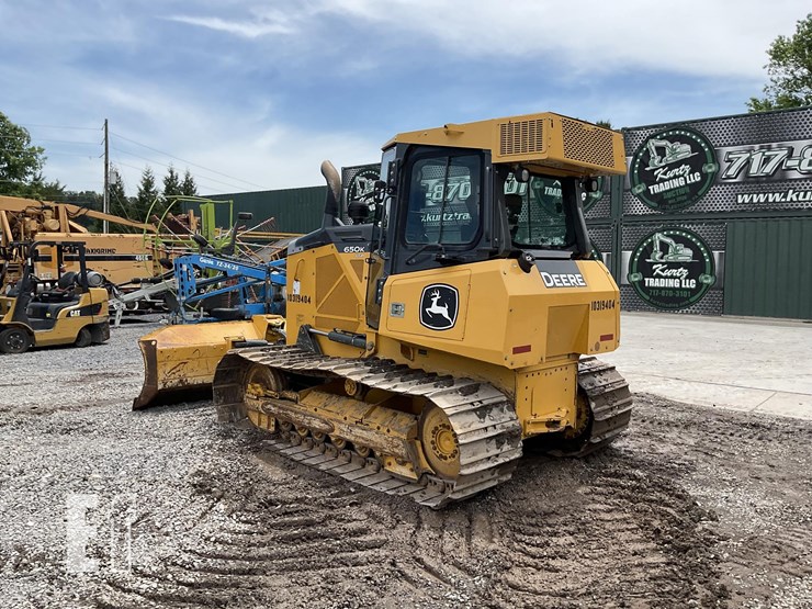 2021-deere-650k-lgp-image-2