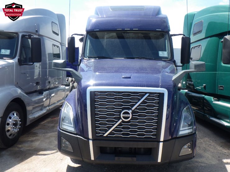 2022-volvo-vnl860-image-2