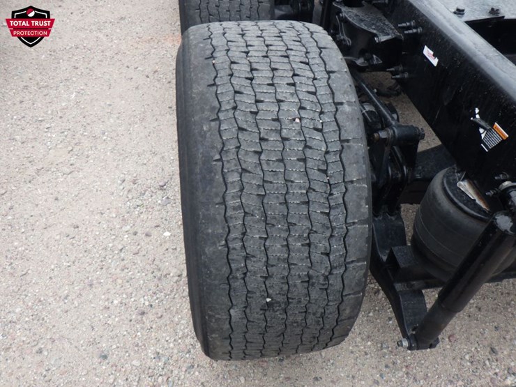 2024-kenworth-t680-image-12