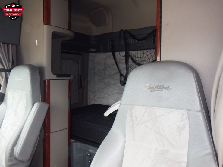 2019-freightliner-cascadia-125-image-21