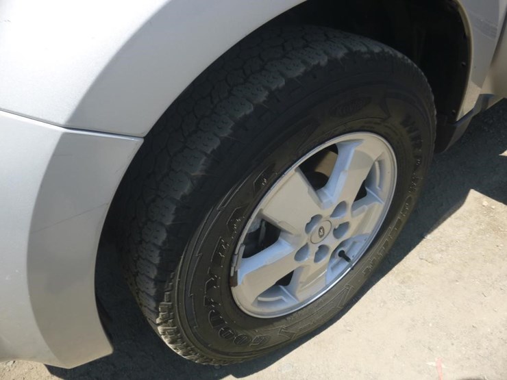 2008-ford-escape-image-13