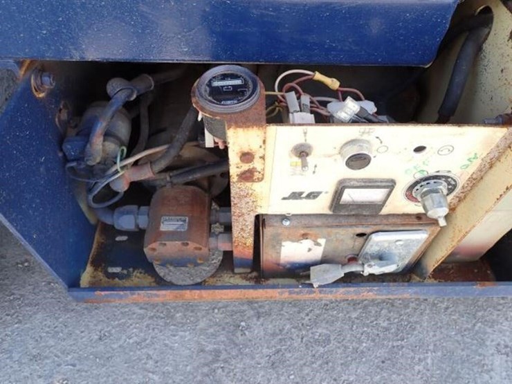 1996-jlg-20-ft-scissor-lift-c0382740200025908-image-29