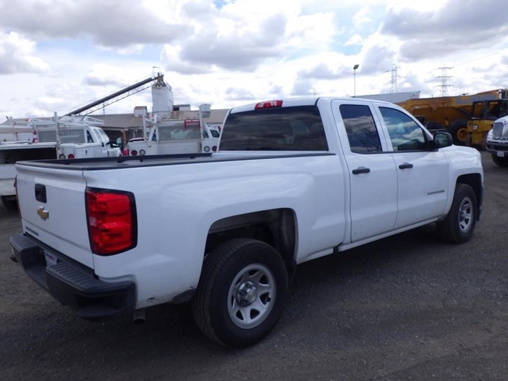2018-chevrolet-1500-image-3