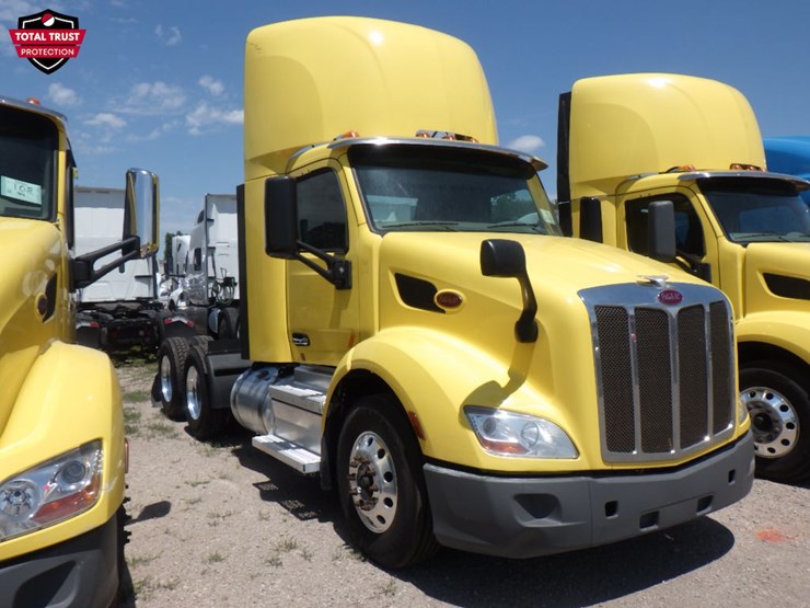 2020-peterbilt-579-image-3