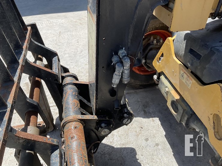 2015-caterpillar-th255c-image-10