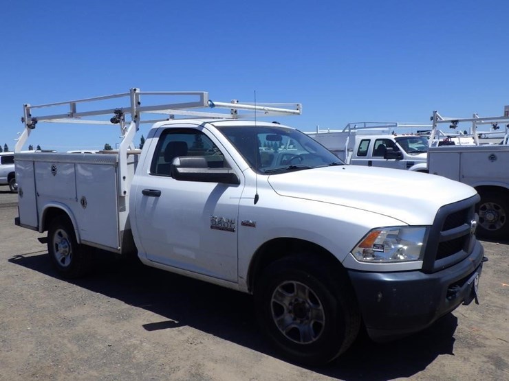 2018-dodge-2500-image-2