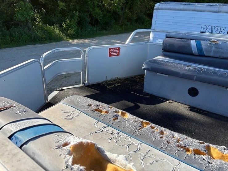 sun-tracker-21dl-pontoon-boat-image-13