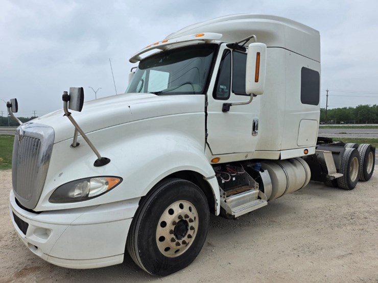 2015-international-prostar-image-1