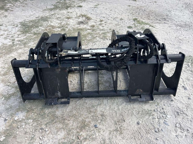 2022-terra-force-ycg066-66in-hydraulic-dual-cylinder-root-grapple-skid-steer-attachment-image-9