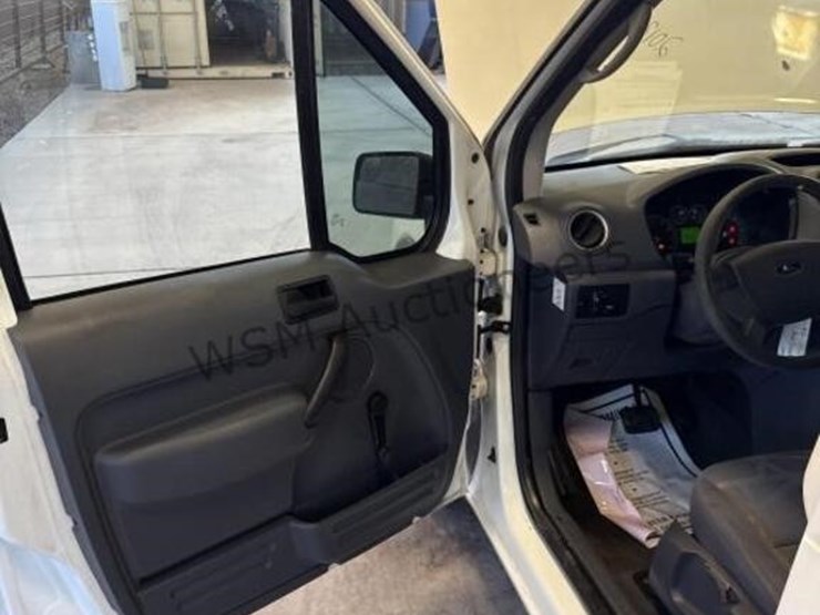 2013-ford-transit-connect-image-25
