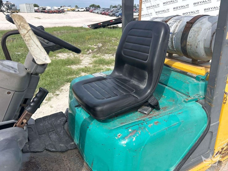 2012-komatsu-fg25t-16-image-12