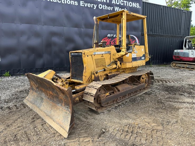 komatsu-d37e-2-image-2