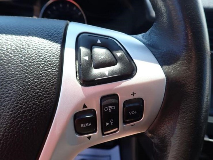 2011-ford-edge-image-19