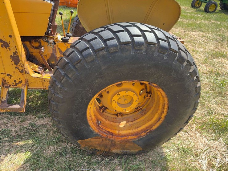 john-deere-400-image-11