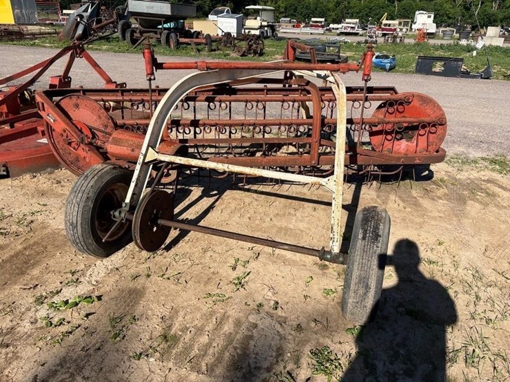 new-idea-roll-bar-rake-image-4