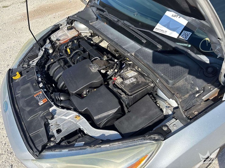 2015-ford-focus-sedan-image-8