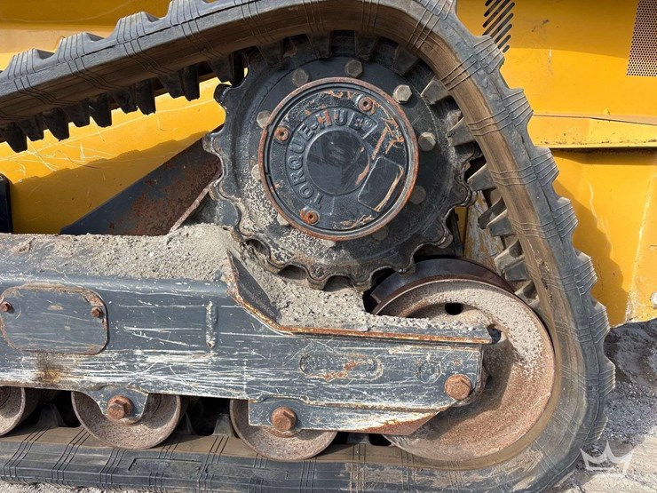 2020-deere-325g-image-31