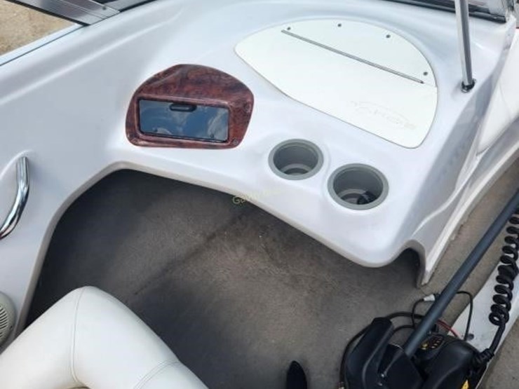 2004-tracker-tahoe-q3sf-fish/ski-boat-image-21