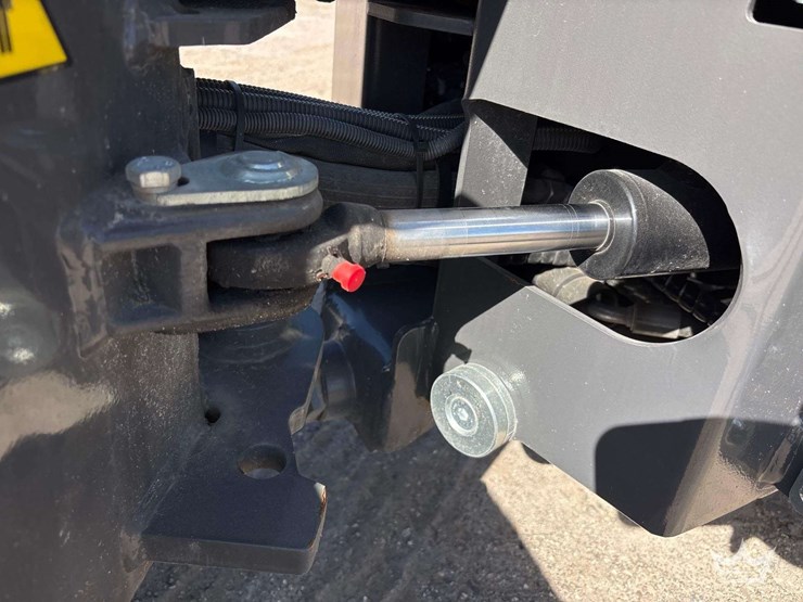 2024-case-sl12-mini-articulated-wheel-loader-image-16