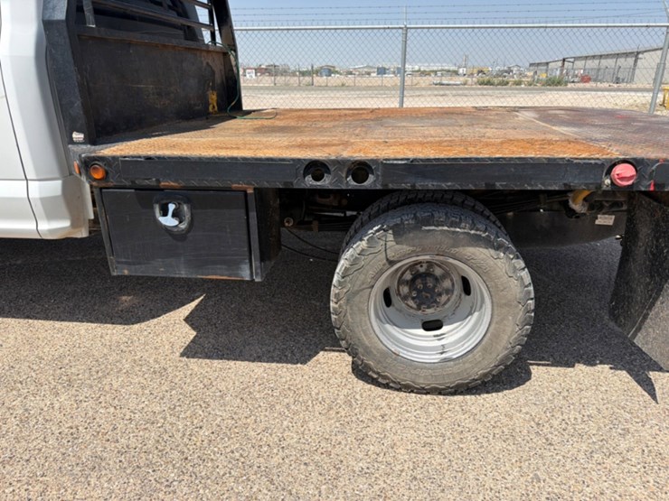 2019-ford-f350-image-8