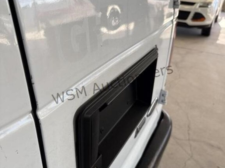 2013-ford-cargo-image-14