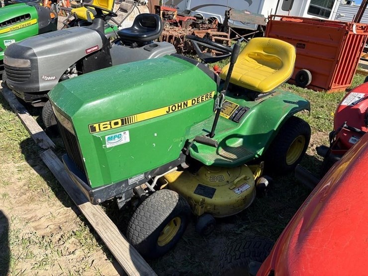 john-deere-160-image-2