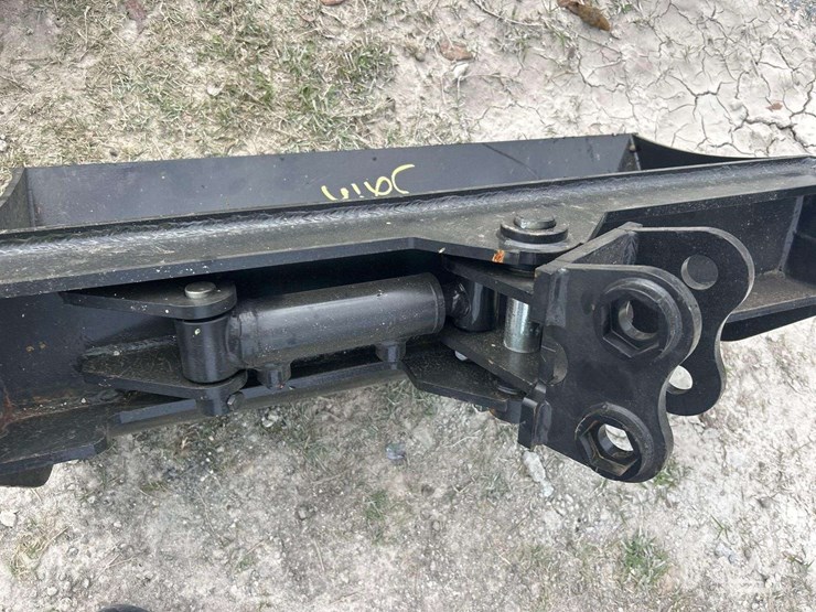 2025-32in.-tilting-bucket-mini-excavator-attachment-image-6
