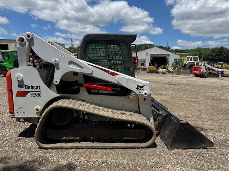 2017-bobcat-t750-image-7