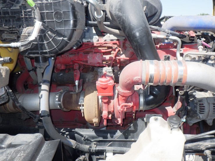 2022-peterbilt-579-image-22