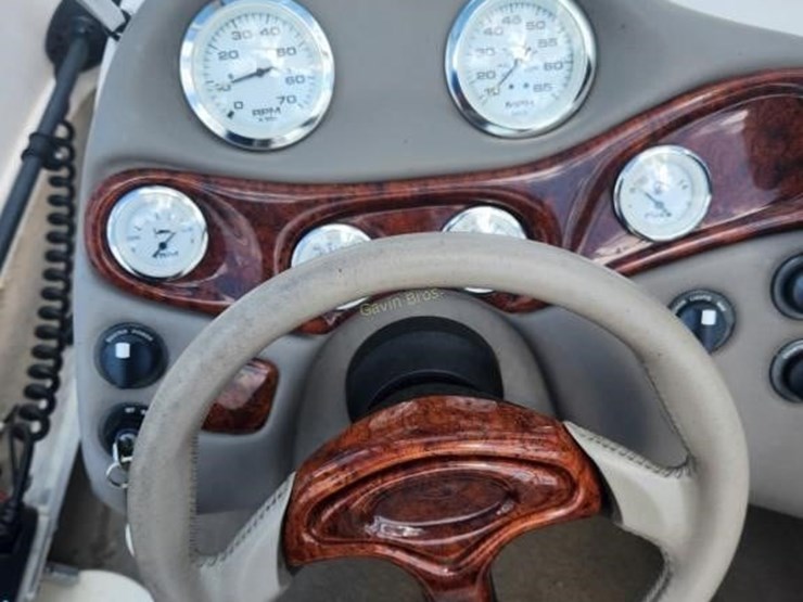 2004-tracker-tahoe-q3sf-fish/ski-boat-image-18
