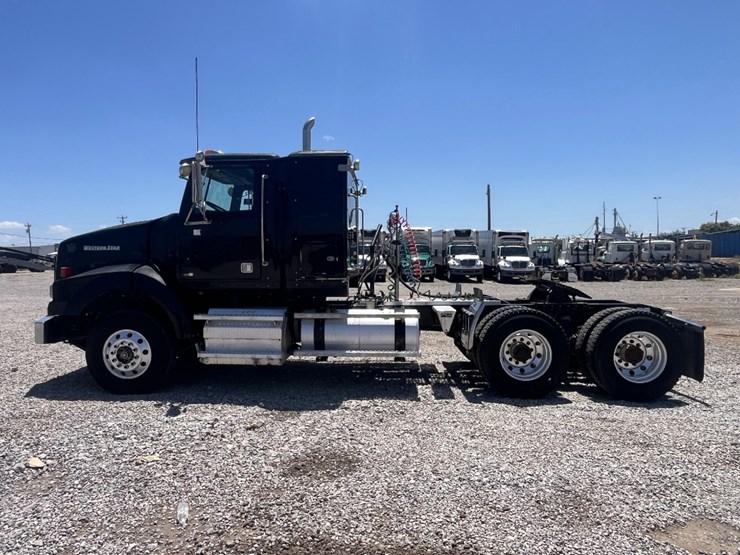 2012-western-star-4900-image-8