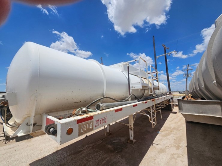 2015-peterbilt-567-image-6